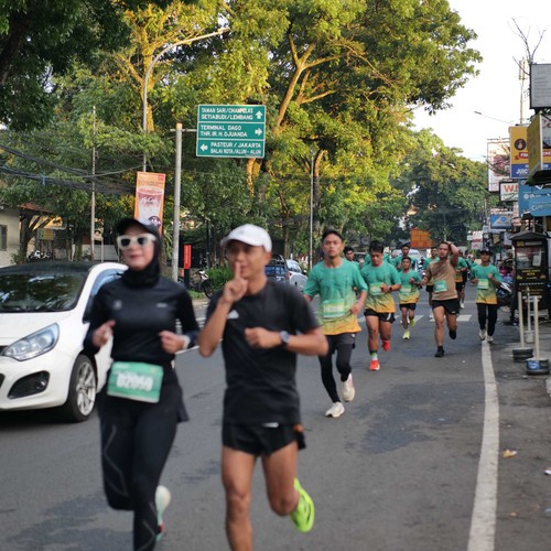 Race photo from BAUR RUN 2025