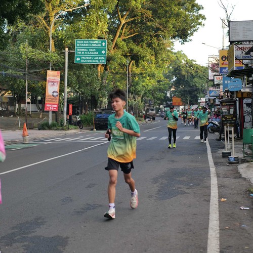Race photo from BAUR RUN 2025