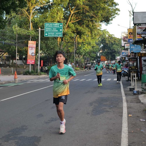 Race photo from BAUR RUN 2025