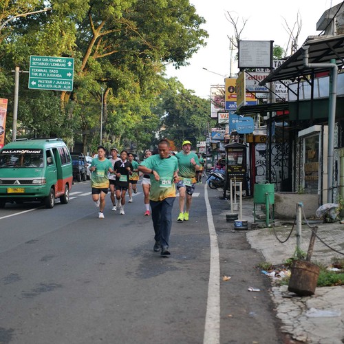 Race photo from BAUR RUN 2025