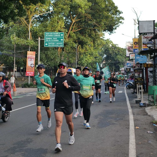 Race photo from BAUR RUN 2025