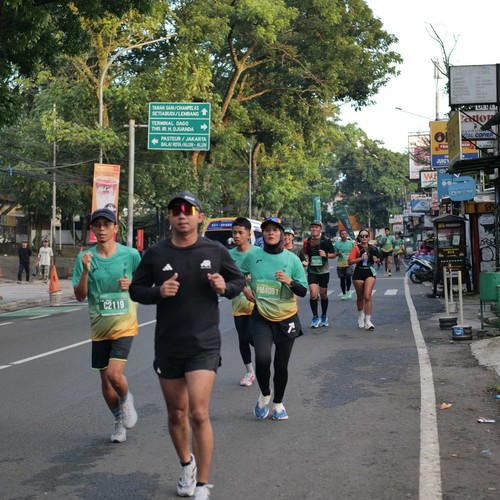 Race photo from BAUR RUN 2025