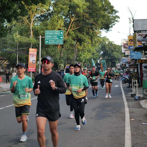 Race photo from BAUR RUN 2025