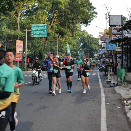 Race photo from BAUR RUN 2025