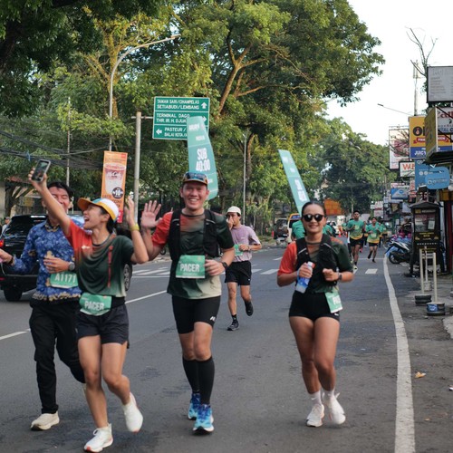 Race photo from BAUR RUN 2025