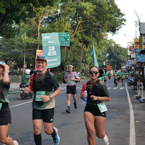 Race photo from BAUR RUN 2025