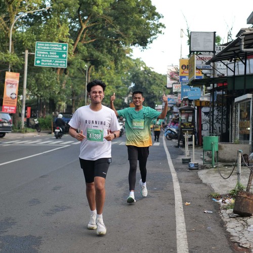 Race photo from BAUR RUN 2025