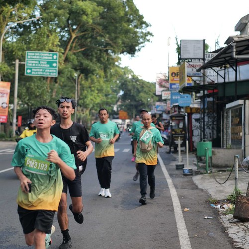 Race photo from BAUR RUN 2025