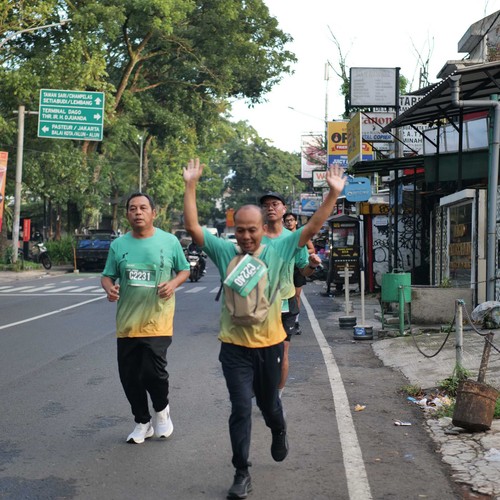 Race photo from BAUR RUN 2025