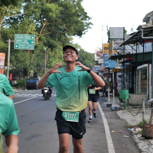 Race photo from BAUR RUN 2025