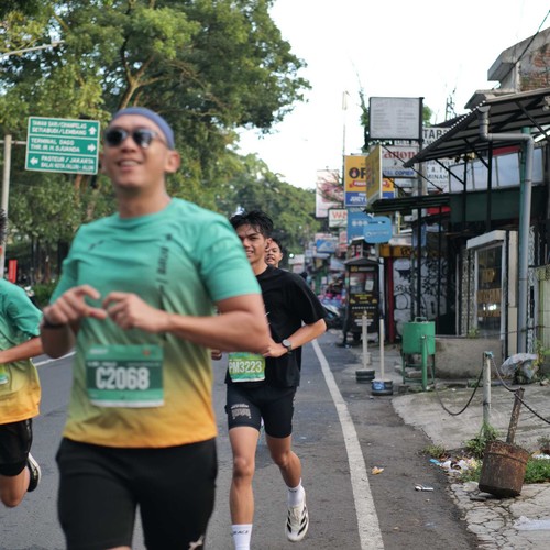Race photo from BAUR RUN 2025