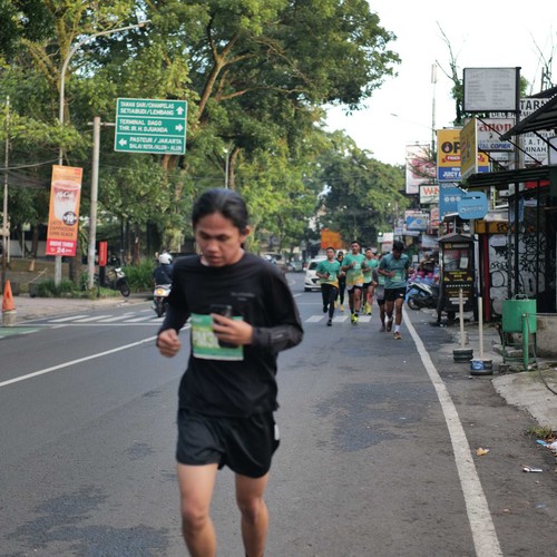 Race photo from BAUR RUN 2025