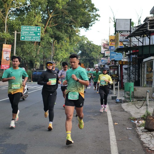 Race photo from BAUR RUN 2025