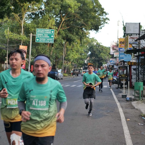 Race photo from BAUR RUN 2025