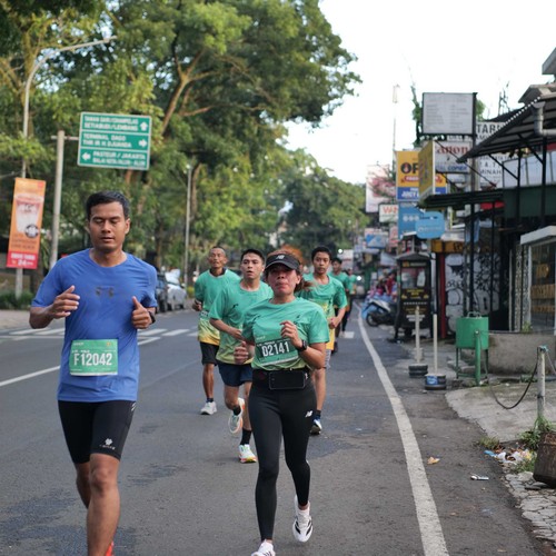 Race photo from BAUR RUN 2025