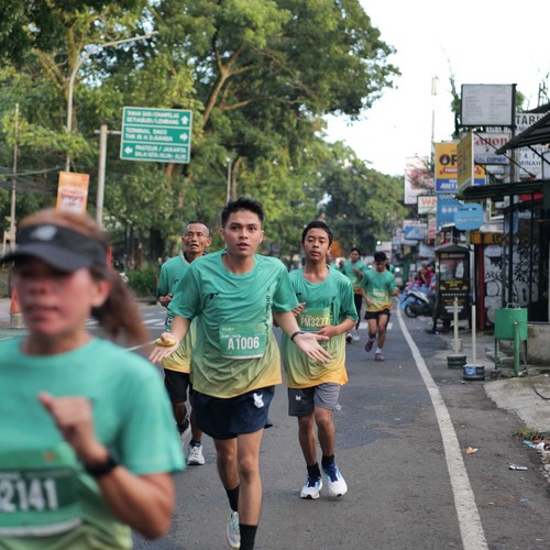 Race photo from BAUR RUN 2025