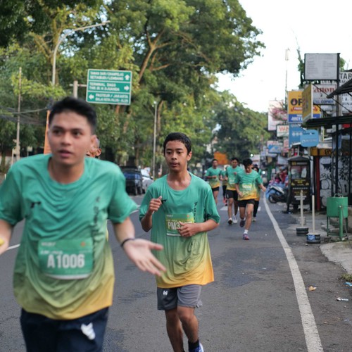 Race photo from BAUR RUN 2025