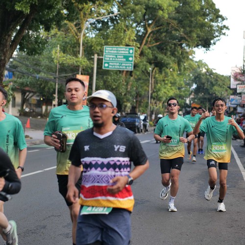 Race photo from BAUR RUN 2025