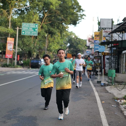 Race photo from BAUR RUN 2025
