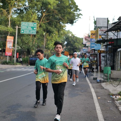 Race photo from BAUR RUN 2025