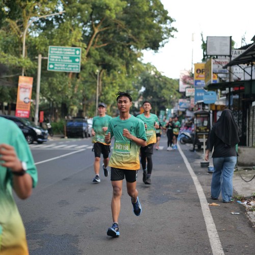 Race photo from BAUR RUN 2025