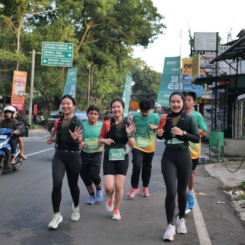 Race photo from BAUR RUN 2025