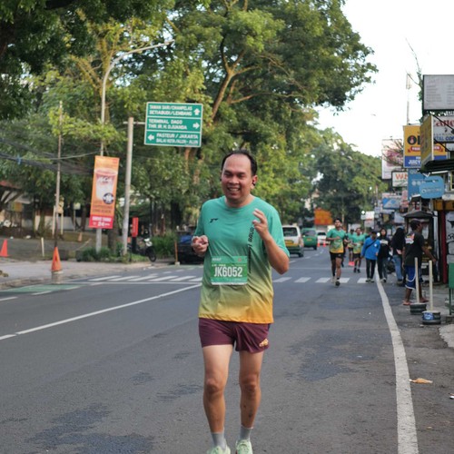 Race photo from BAUR RUN 2025
