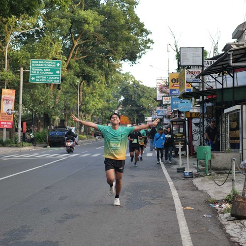 Race photo from BAUR RUN 2025