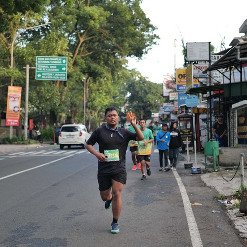 Race photo from BAUR RUN 2025