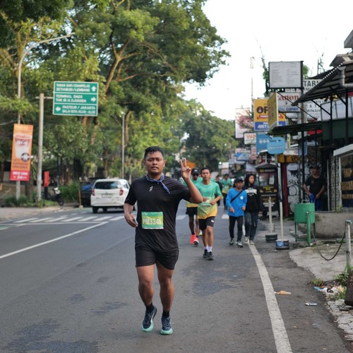 Race photo from BAUR RUN 2025