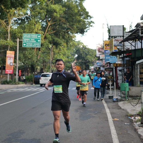 Race photo from BAUR RUN 2025