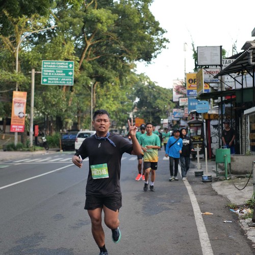 Race photo from BAUR RUN 2025