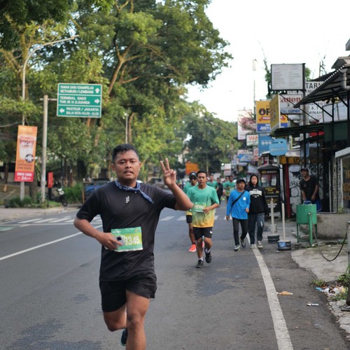 Race photo from BAUR RUN 2025