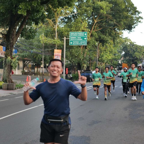Race photo from BAUR RUN 2025