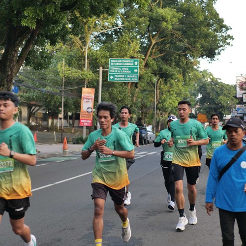 Race photo from BAUR RUN 2025