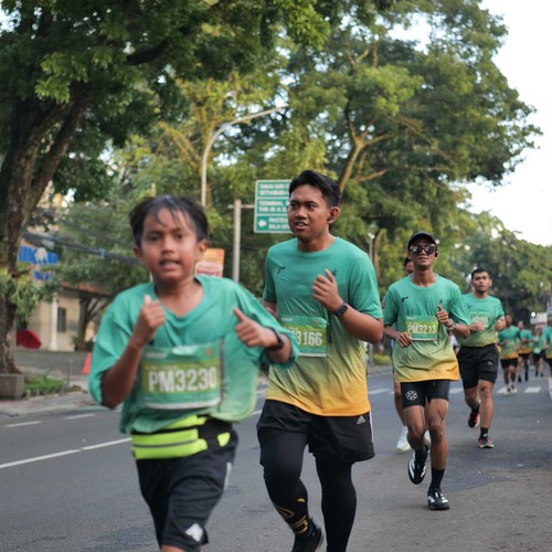 Race photo from BAUR RUN 2025