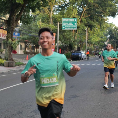 Race photo from BAUR RUN 2025
