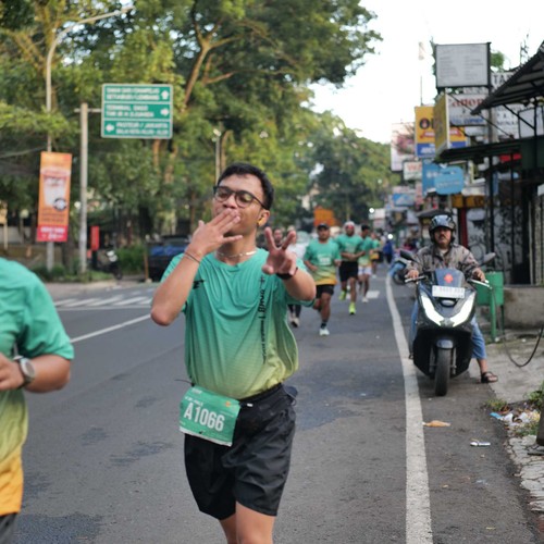 Race photo from BAUR RUN 2025