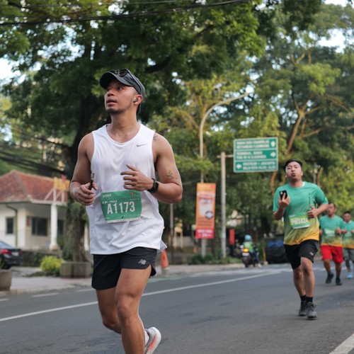 Race photo from BAUR RUN 2025