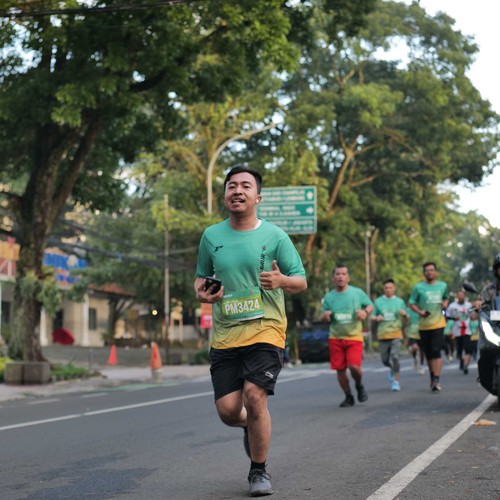 Race photo from BAUR RUN 2025
