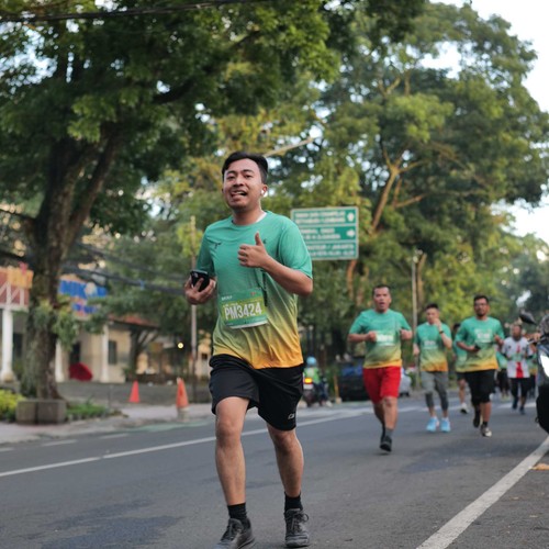 Race photo from BAUR RUN 2025