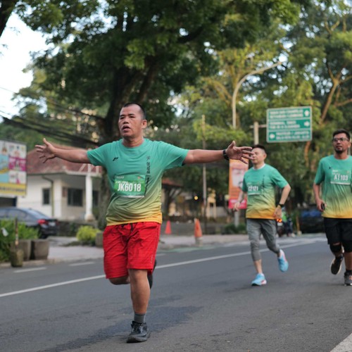 Race photo from BAUR RUN 2025