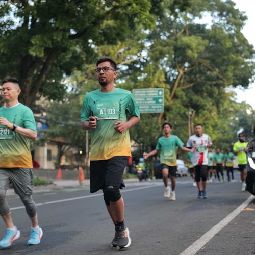 Race photo from BAUR RUN 2025