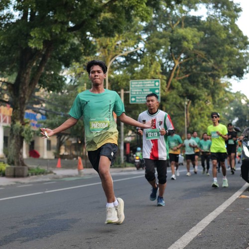 Race photo from BAUR RUN 2025