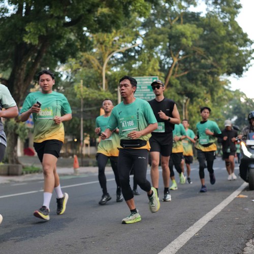 Race photo from BAUR RUN 2025