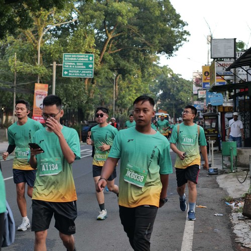 Race photo from BAUR RUN 2025