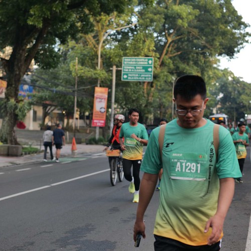 Race photo from BAUR RUN 2025