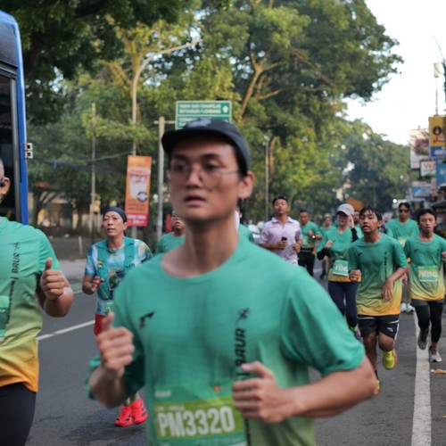 Race photo from BAUR RUN 2025