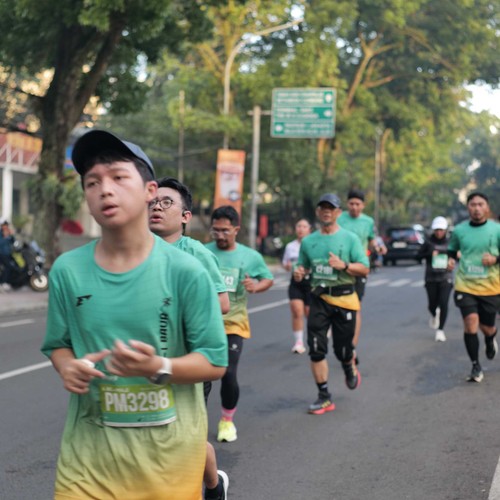 Race photo from BAUR RUN 2025