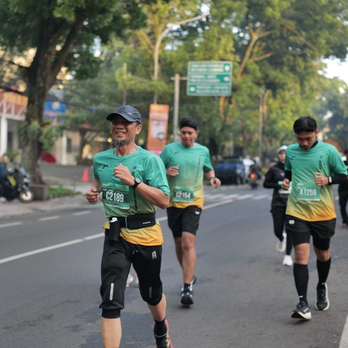 Race photo from BAUR RUN 2025